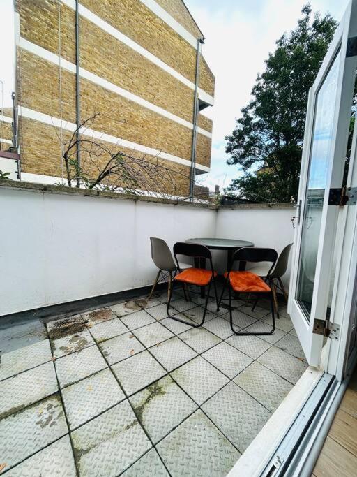 Modern Studio Near Bethnal Green Лондон Экстерьер фото