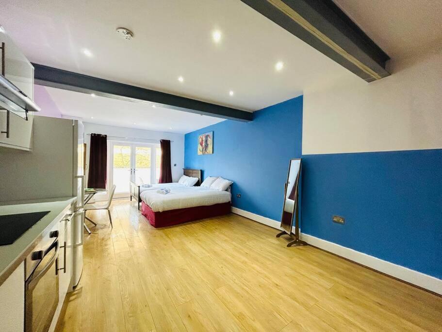 Modern Studio Near Bethnal Green Лондон Экстерьер фото