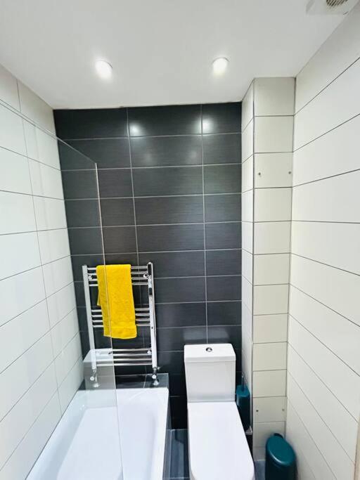 Modern Studio Near Bethnal Green Лондон Экстерьер фото