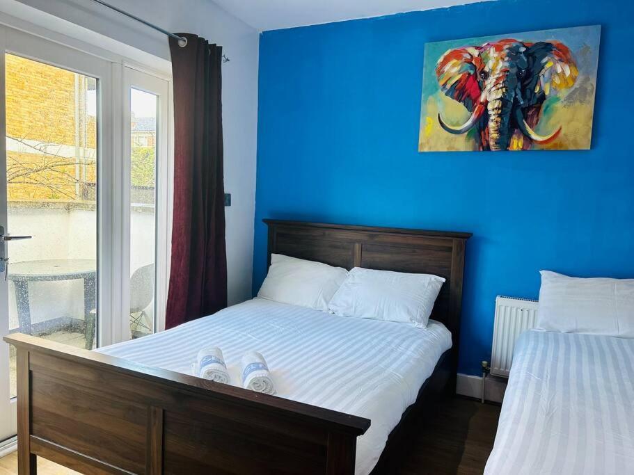 Modern Studio Near Bethnal Green Лондон Экстерьер фото